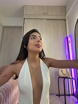 ZaraLuuv online show from 04-16-26, 07:03