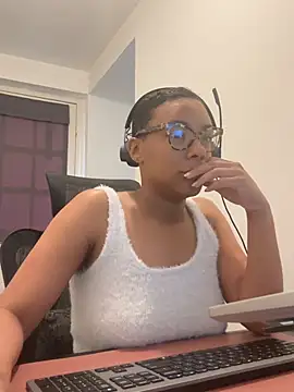 Melia Rayne online show from 04-21-26, 09:37