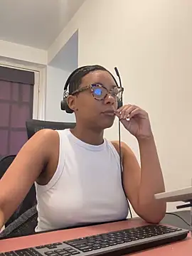 Melia Rayne online show from 04-22-26, 09:11