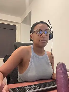 Melia Rayne online show from 04-28-26, 09:36