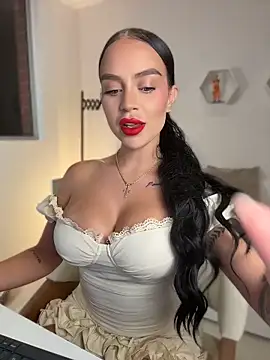 Snapshot of ValentinaMilann chatting on 05-22-26, 12:51 ValentinaMilann online show from 05-22-26, 12:51