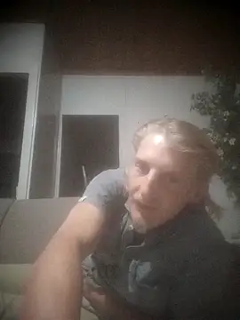 Snapshot of BlateRepulse chatting on 09-23-25, 07:17 BlateRepulse online show from 09-23-25, 07:17