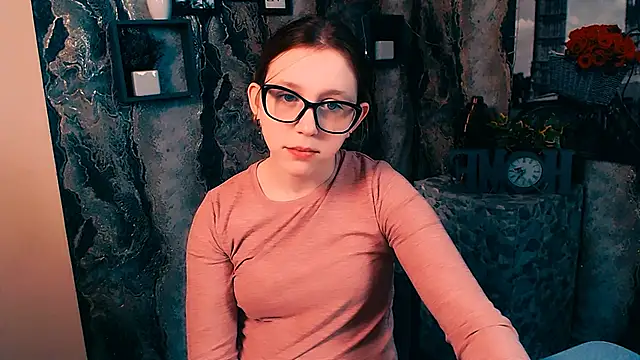 Snapshot of _MiraGold_ chatting on 11-21-25, 07:18 MiraGold online show from 11-21-25, 07:18