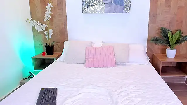 isabella winkler online show from 12-14-25, 04:01