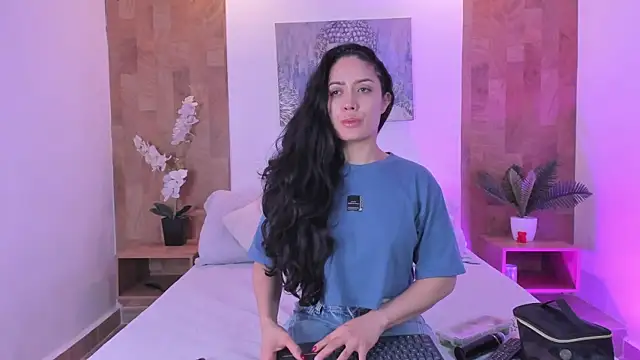 isabella winkler online show from 06-20-26, 11:02