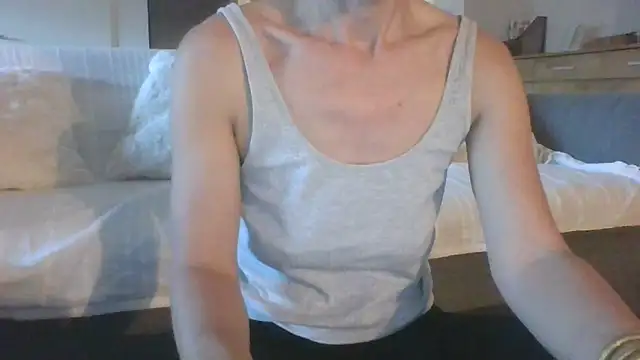 Valentinette online show from 04-21-26, 05:25