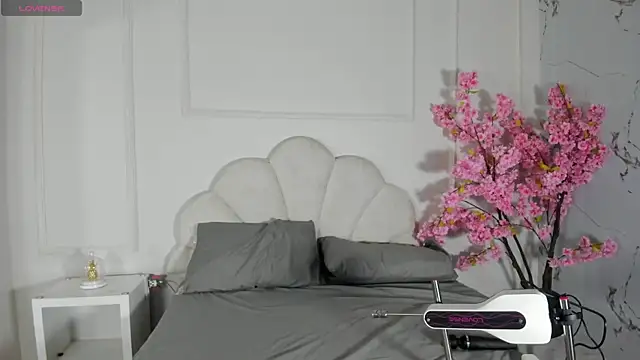 Candaceoweens online show from 10-26-25, 03:45