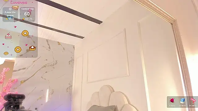 Candaceoweens online show from 06-19-26, 03:44