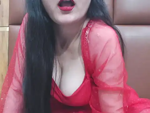 RealNaina online show from 11-17-25, 05:41