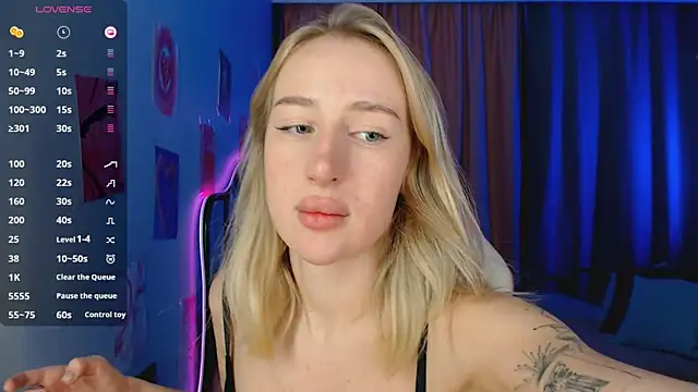 Snapshot of Cassie_Scott chatting on 10-26-25, 10:15 Cassie Scott online show from 10-26-25, 10:15