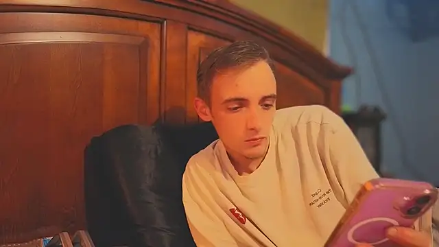 Ilovepussy1911 online show from 04-28-26, 03:22