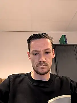Snapshot of arnoanro chatting on 03-12-26, 01:06 arnoanro online show from 03-12-26, 01:06