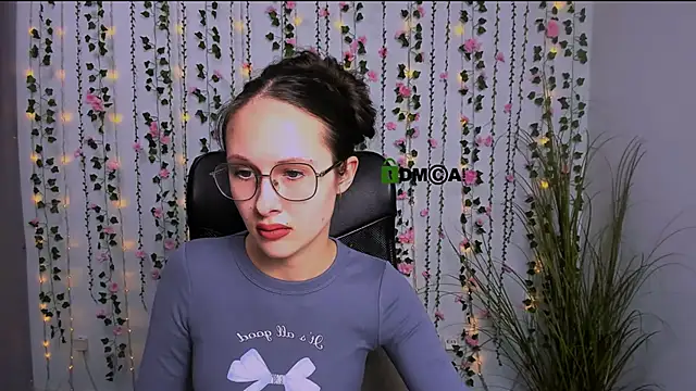 mona cloud online show from 03-21-25, 03:57