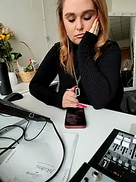 Juicy PeachLux online show from 03-12-25, 10:37