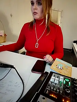 Juicy PeachLux online show from 03-13-25, 01:40