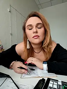 Juicy PeachLux online show from 03-19-25, 08:55