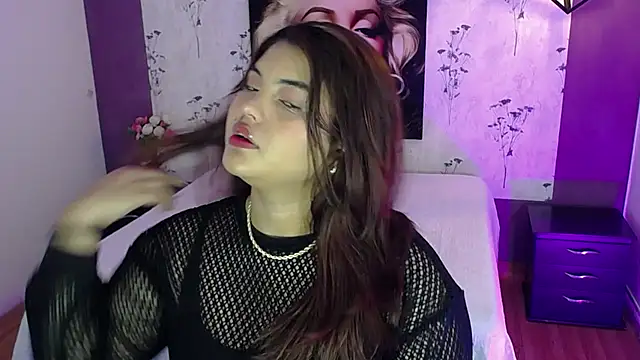 Scarlett  Johanson online show from 03-08-25, 12:09