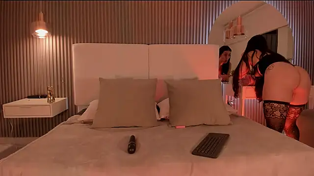 Zoewhitte online show from 11-25-25, 03:06