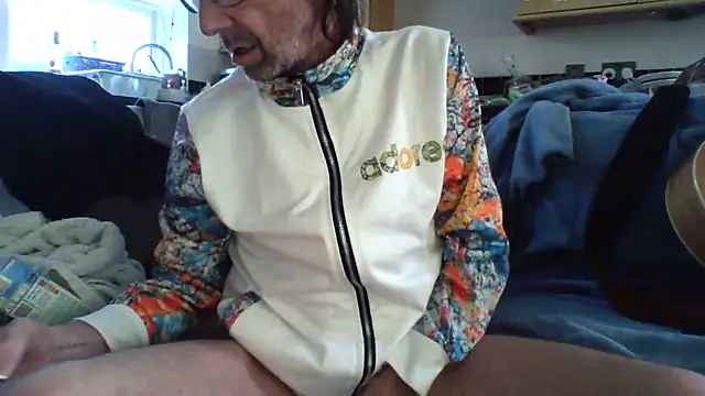 Snapshot of Grower_and_shower chatting on 04-05-26, 04:15 Grower and shower online show from 04-05-26, 04:15