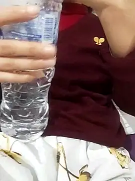 saraaxx1 online show from 02-05-26, 10:47