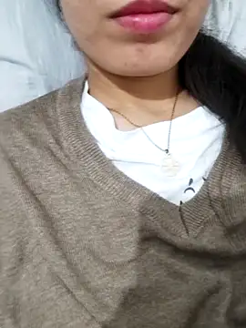 saraaxx1 online show from 02-12-26, 03:40