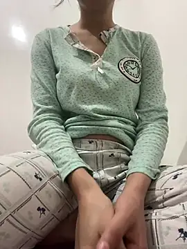 saraaxx1 online show from 05-01-26, 01:48