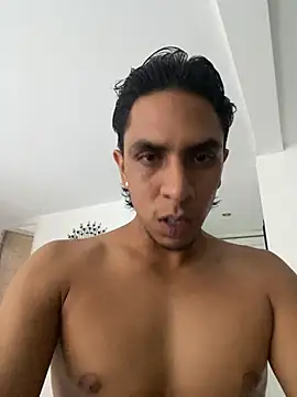 Monkey uchiha777 online show from 02-28-26, 10:44