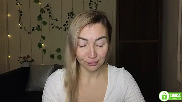 Kiss julli88I online show from 01-05-26, 06:33