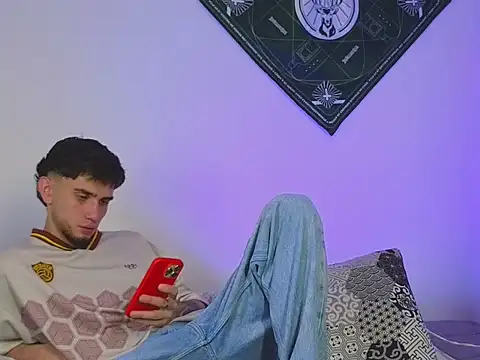 samevansx  online show from 10-04-25, 01:09