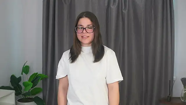 FloraBanford online show from 03-17-25, 07:57