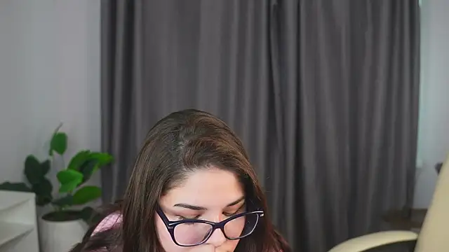 FloraBanford online show from 03-17-25, 02:12