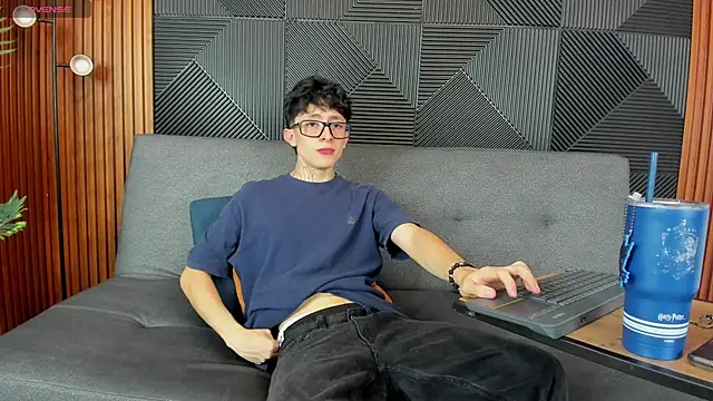 troy rouge online show from 03-19-25, 07:17