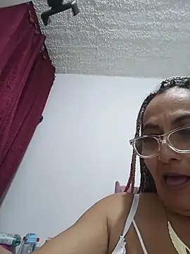 AlessandraLeroy online show from 12-19-25, 01:45