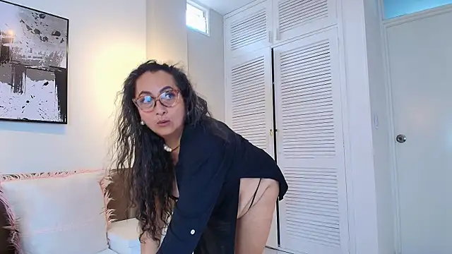AlessandraLeroy online show from 06-03-26, 02:33