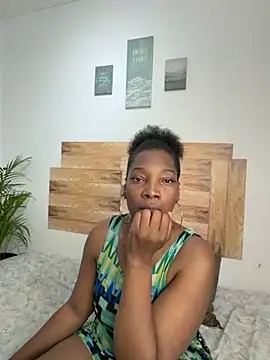 Nahomy gree online show from 04-07-26, 07:25