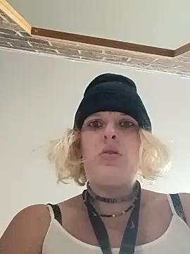 KITTYBOOBOOFUXX online show from 10-25-25, 01:46