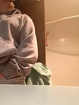 KITTYBOOBOOFUXX online show from 11-15-25, 05:09