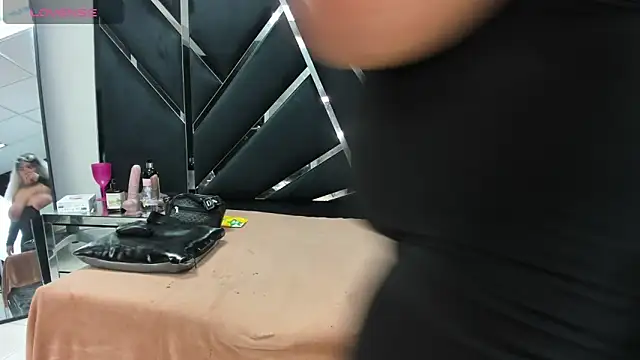 Oriana69  online show from 09-08-25, 03:00