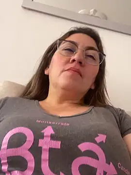 Luna-nevada online show from 04-18-26, 07:51