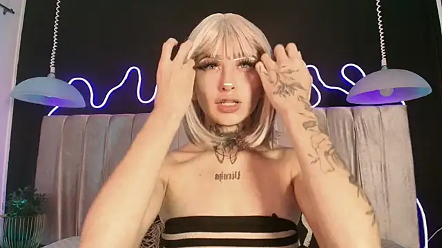 Zhally Dee online show from 04-10-26, 07:51