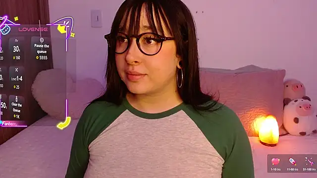 Snapshot of Oliviargf chatting on 09-13-25, 01:49 Oliviargf online show from 09-13-25, 01:49