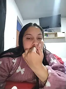 Snapshot of esmeralda_jadees chatting on 07-14-26, 02:45 esmeralda jadees online show from 07-14-26, 02:45