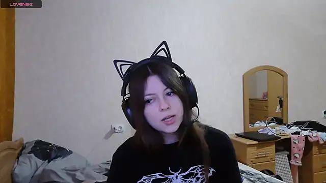 Snapshot of RendyDow chatting on 10-20-25, 11:32 RendyDow online show from 10-20-25, 11:32
