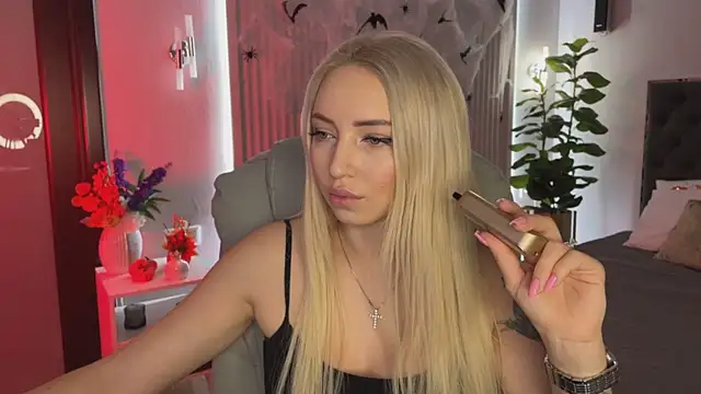 OhMyEmma online show from 10-25-25, 01:13