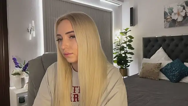 OhMyEmma online show from 12-04-25, 01:15