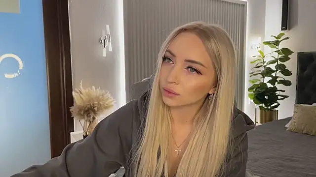 OhMyEmma online show from 04-13-26, 01:11