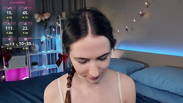 Snapshot of Kira_mindnes chatting on 03-17-25, 01:46 Kira mindnes online show from 03-17-25, 01:46