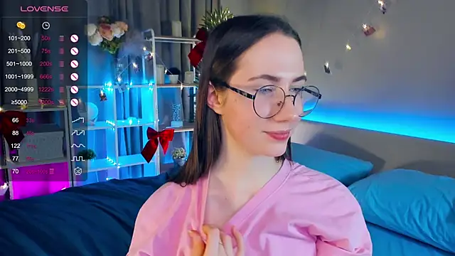 Snapshot of Kira_mindnes chatting on 03-21-25, 02:07 Kira mindnes online show from 03-21-25, 02:07
