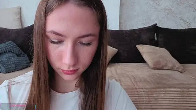 Kira mindnes online show from 04-17-26, 06:27