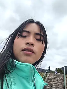 bella warzon online show from 10-17-25, 04:53